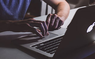 开云体育官方下载-国米官方晒视频：姚明传递奥运圣火经过国米总部