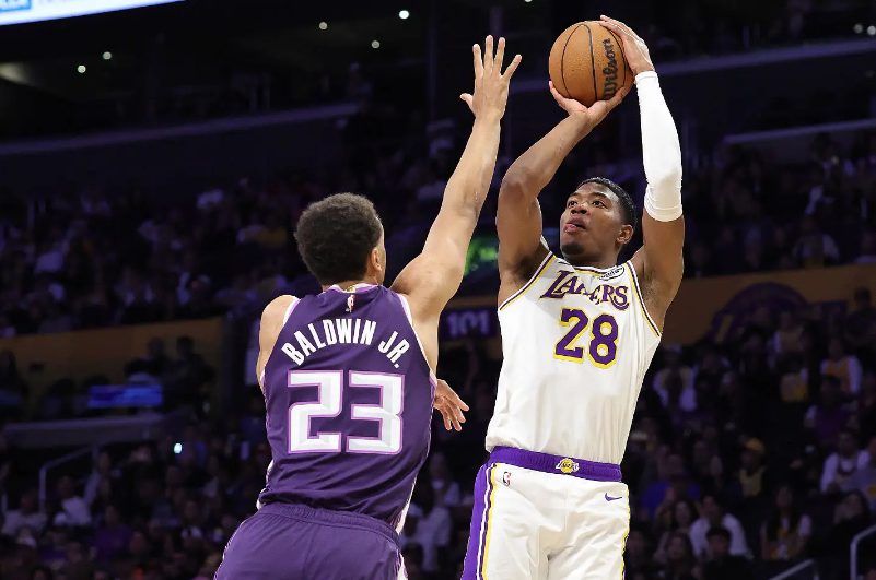 开云APP-得分能力依然很难发挥，湖人锋线大将在第二阵容中无法施展才能？