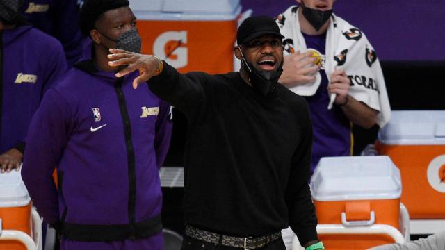 湖人看到重回前6的希望，詹姆斯还不复出更待何时？